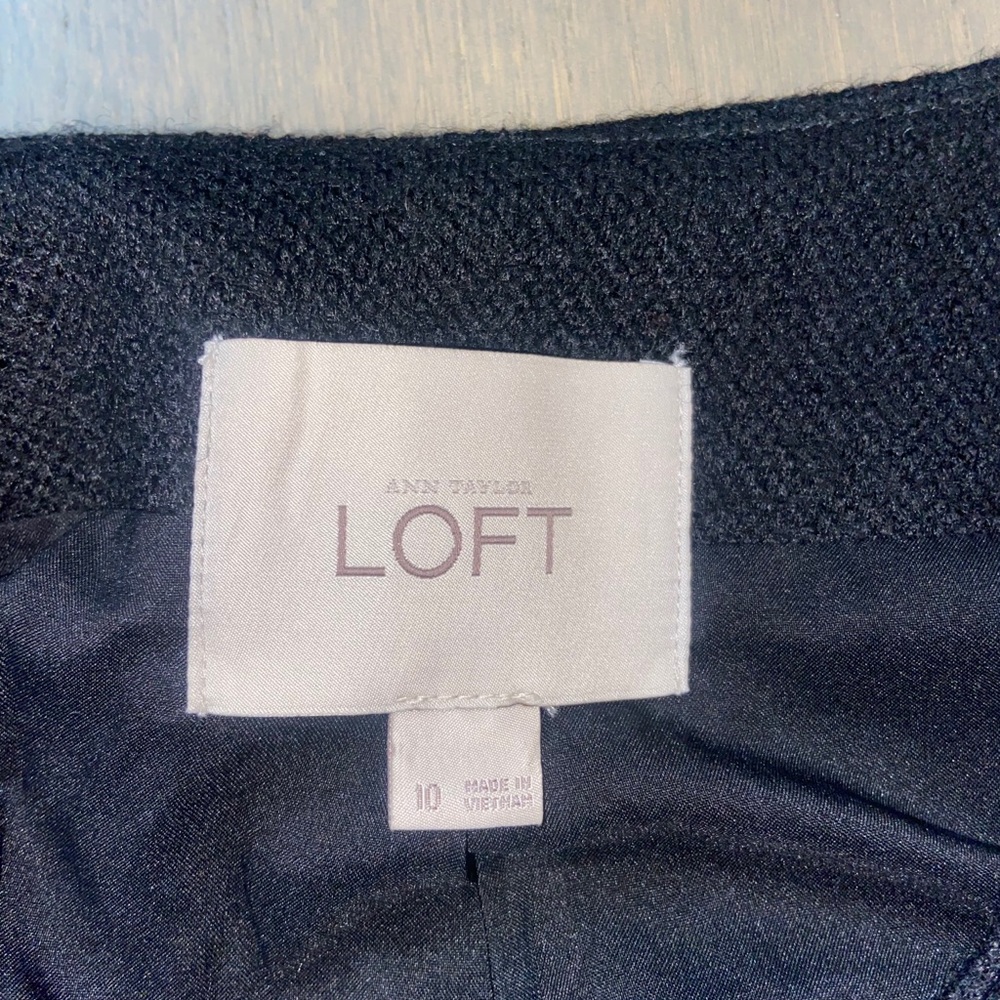 A Nice Polyester Jacket From Loft ! - image 3